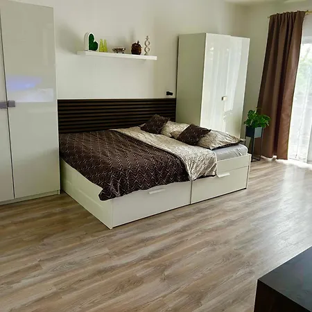 Gabi Apartament *