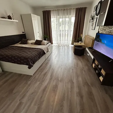 Gabi Apartament Gyenesdiás